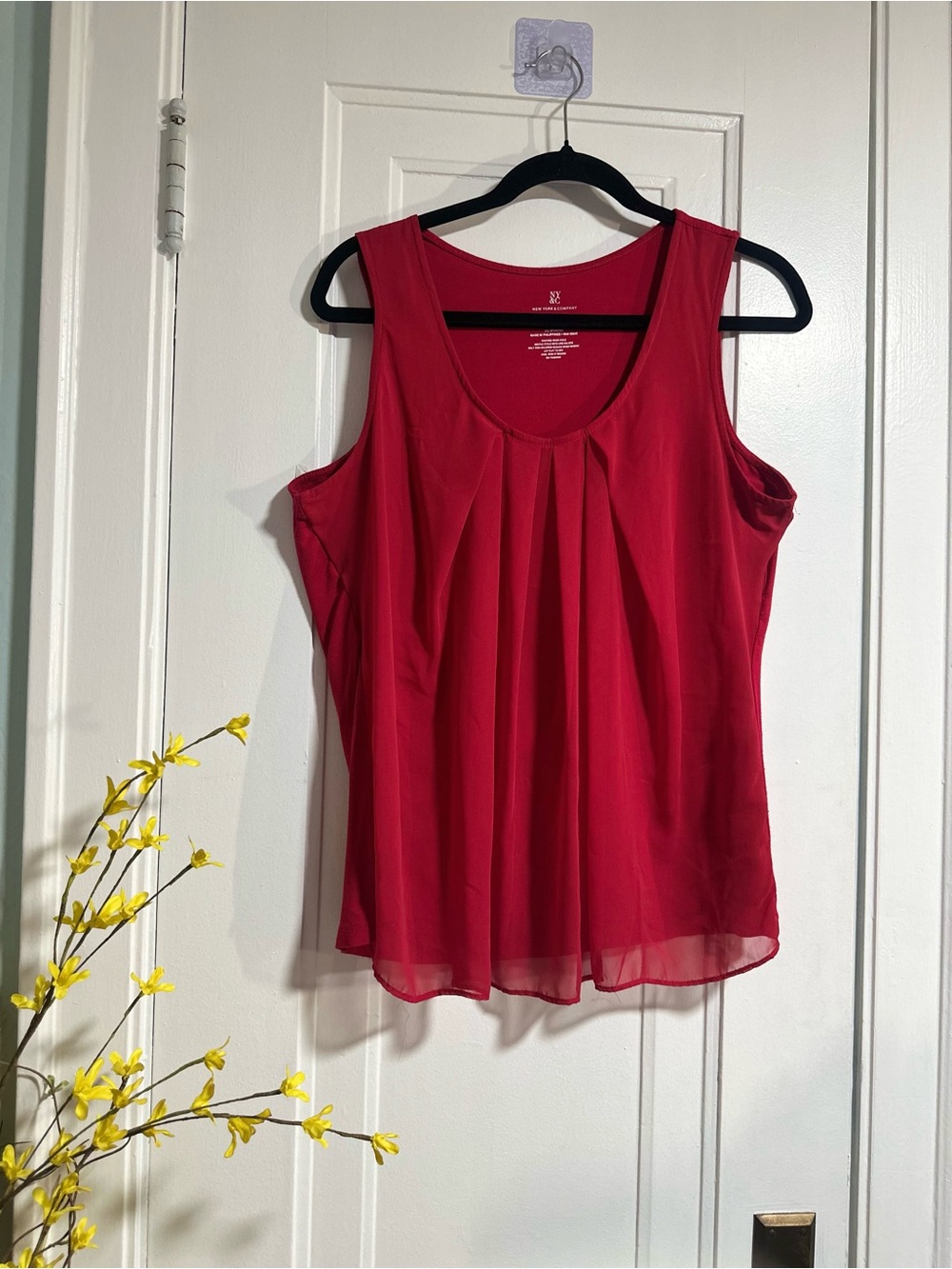 New York & Company Red Pleated Scoop Neck Tank